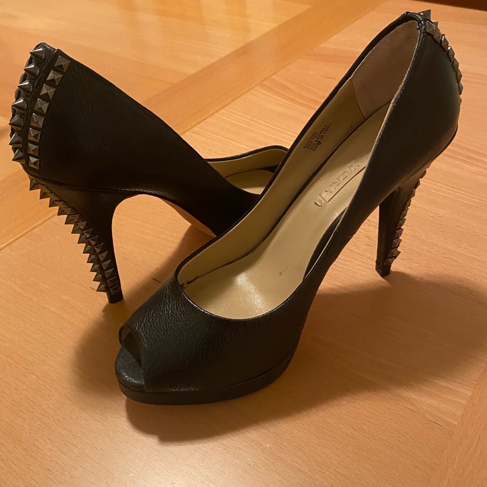 BCBG Maxazria Womens size 7.5 black peep toe with studded heel